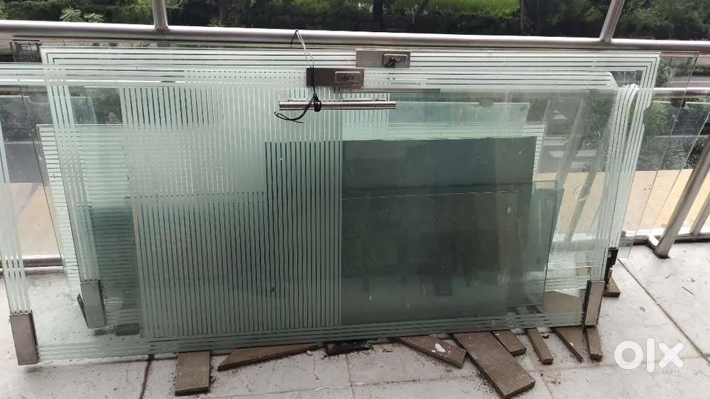 2Mirror gate toughned glass with lock and handle