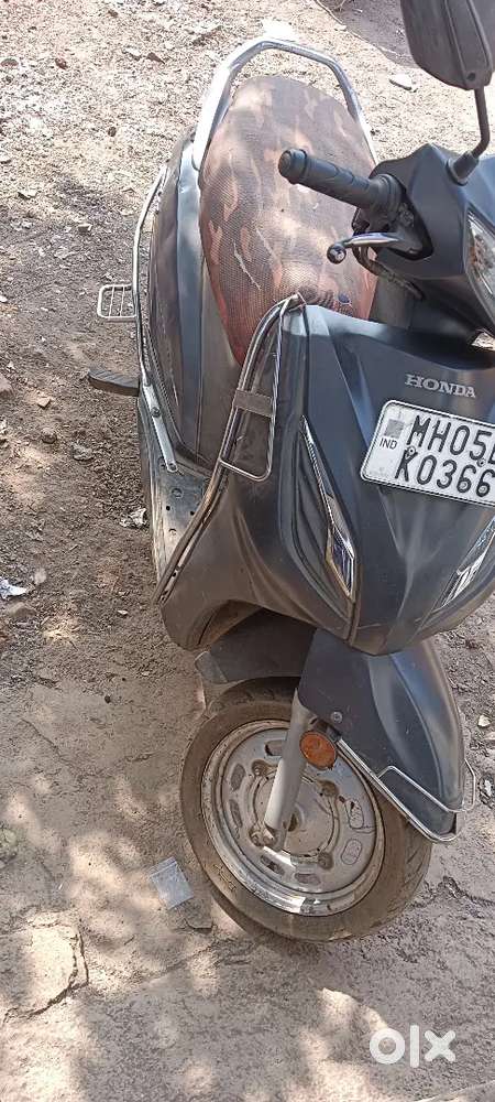 One hand used gray colour no work no fine no exident