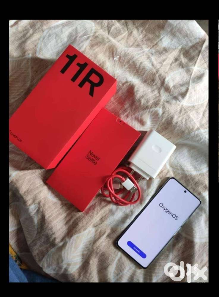 ONE PLUS 11R 1 YEAR OLD