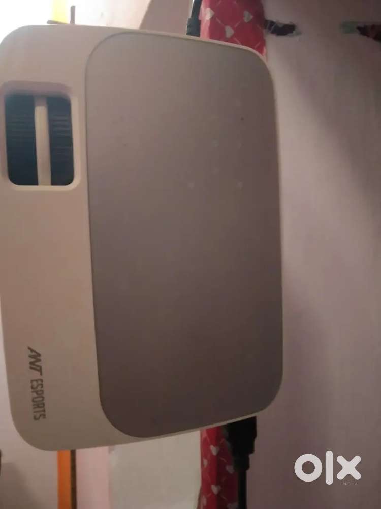 Projector Ant Esports