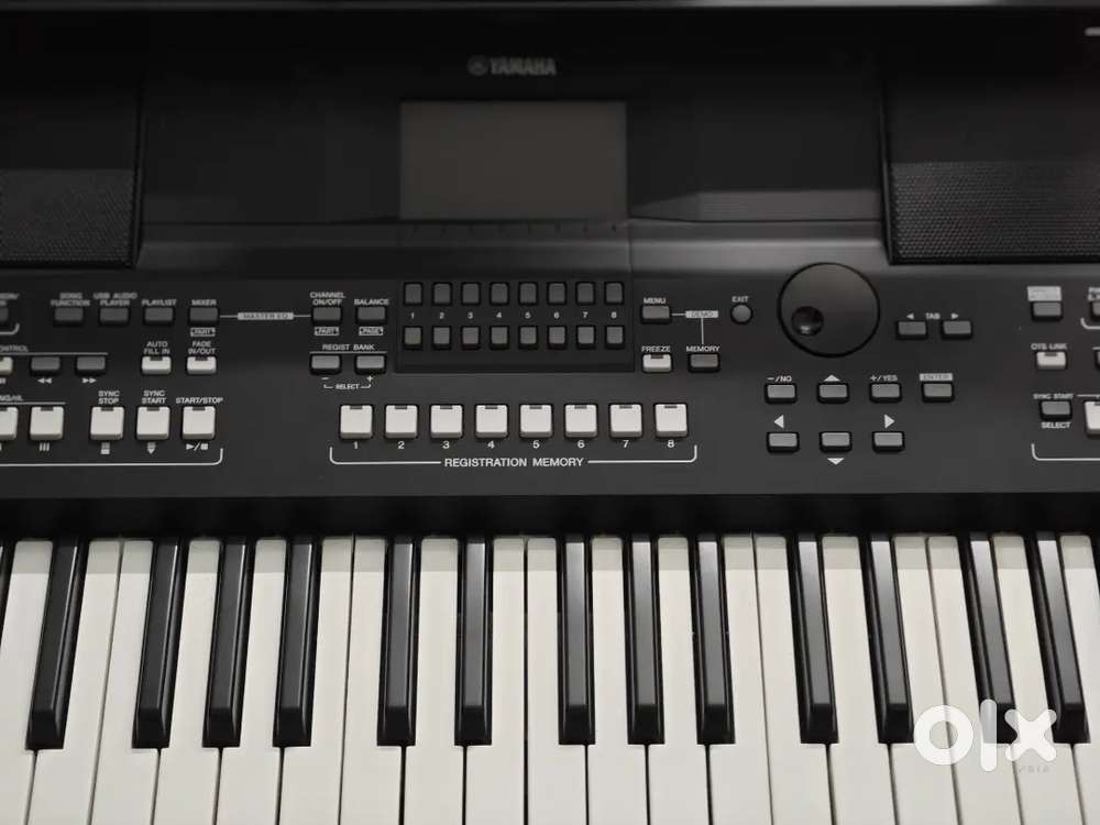 Yamaha SX 600 keyboard