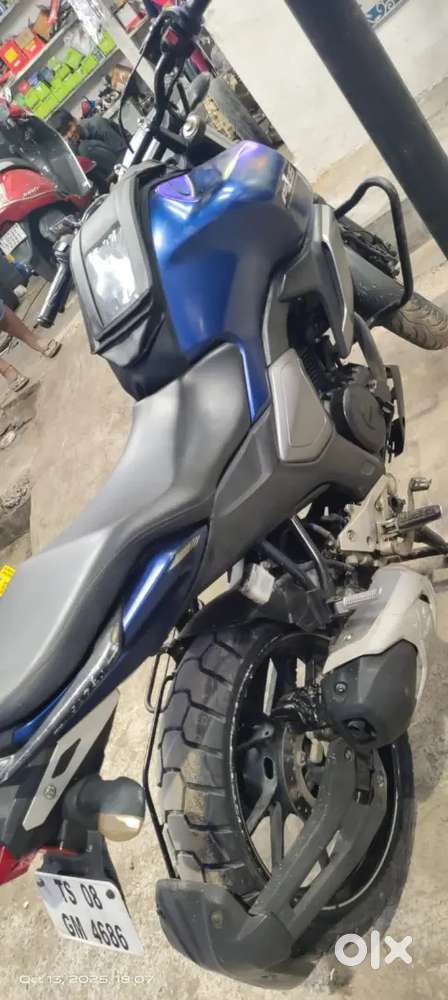 Vehicle with perfect condition with new tyre and chain pocket