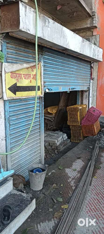 Shop shutter urgent bechna hai