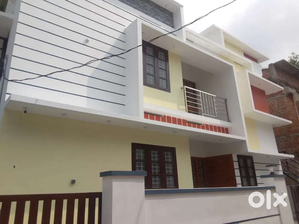 Vetroad kazhakkuttam house for rent 4 bhk attached