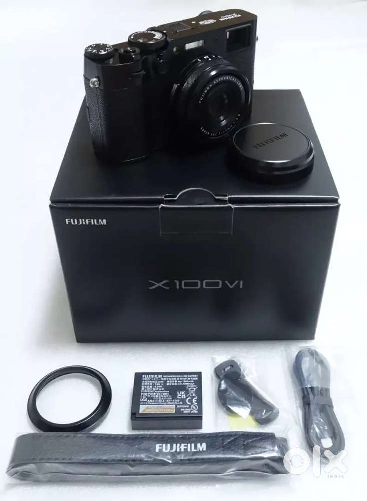 Mint Fujifilm X Series X100VI 40.2MP Compact Camera Black  900 Shots