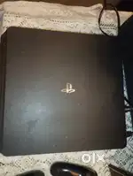PS4 slim 1TB