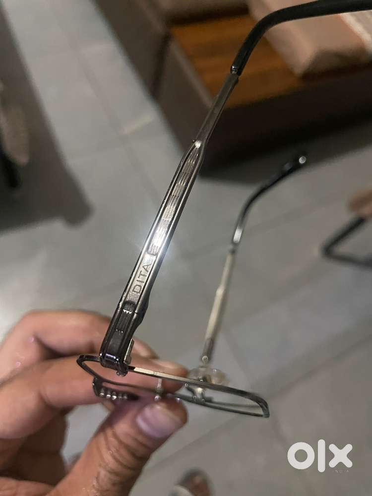 Dita Frame