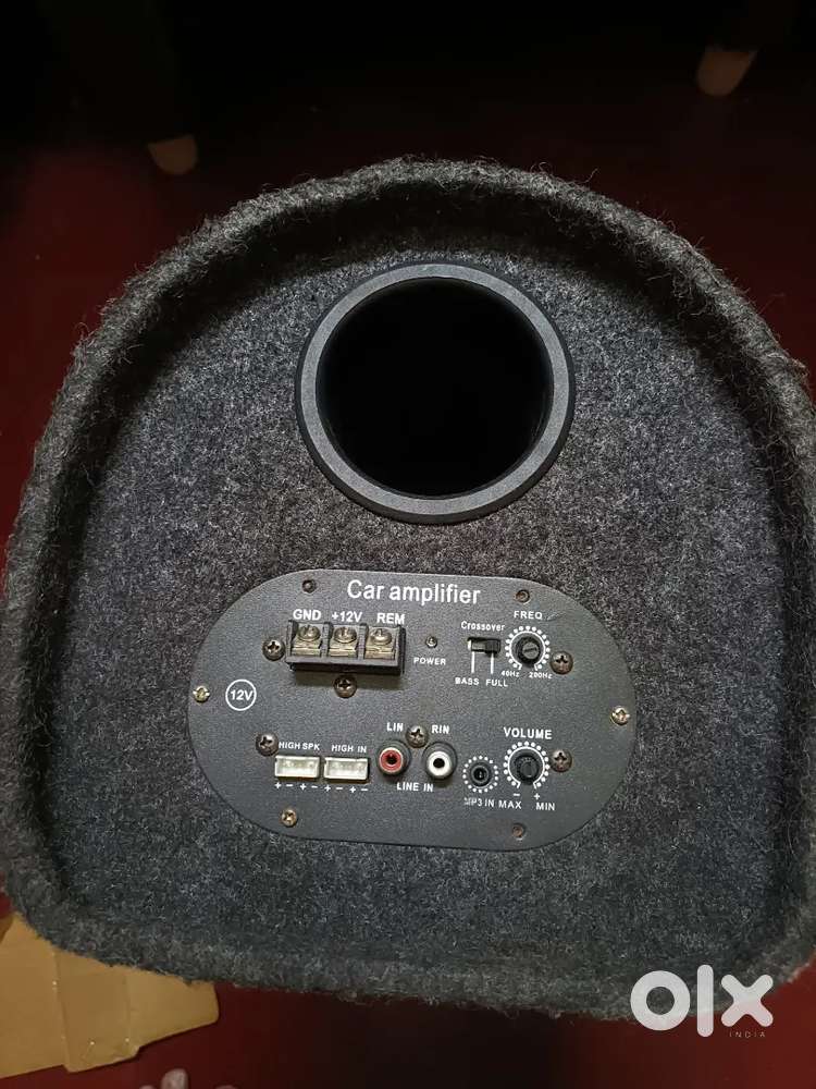 URGENT SALE  CAR AMPLIFIER & 2 pcs SPEAKER