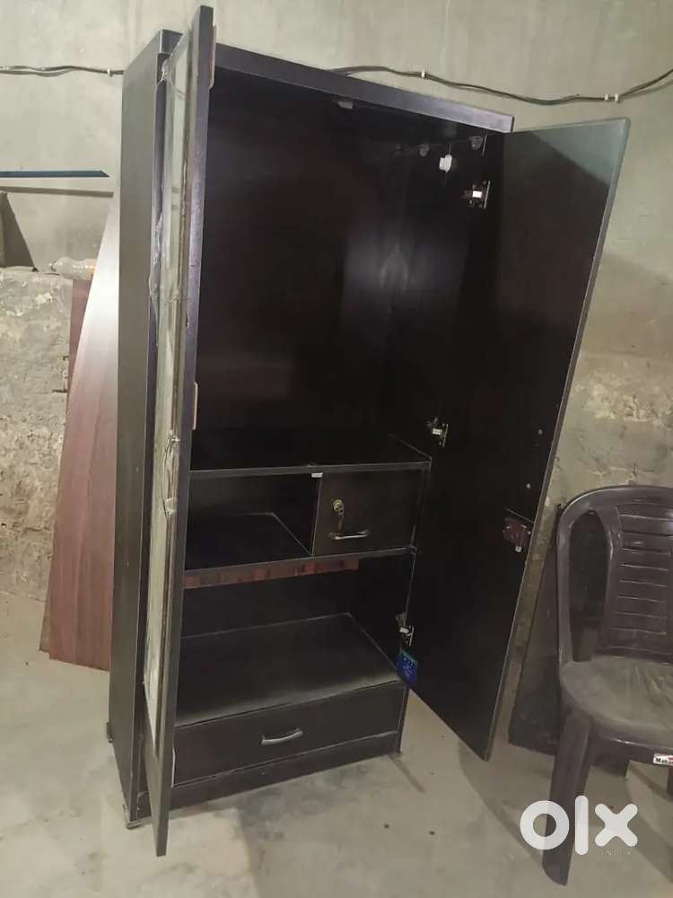 New brand wooden wardrobe size 5.5/2.5/15