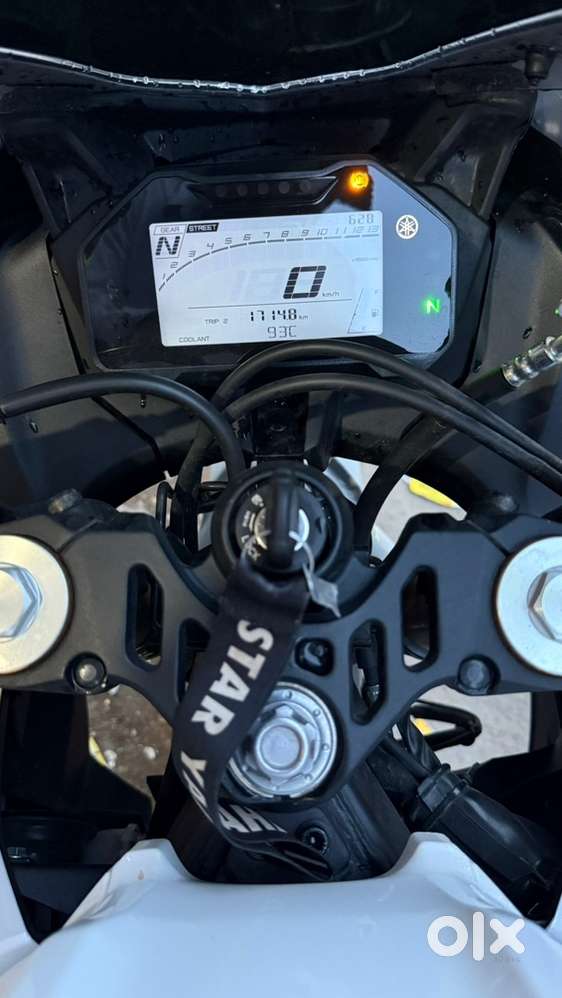 Brand new r15 only 4 months old and 1700km driven