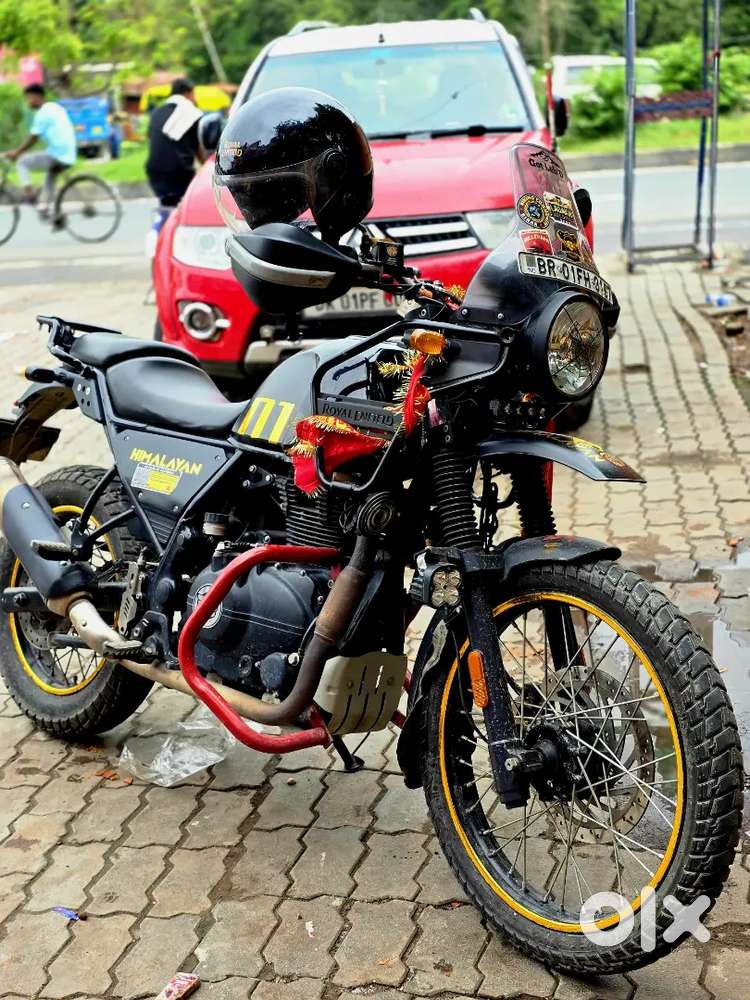 Royal Enfield Himalayan 411 for sell minimalist used .