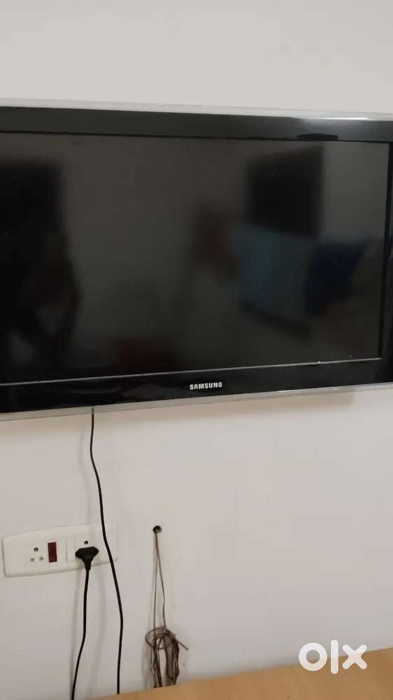 Samsung 32 inch LCD