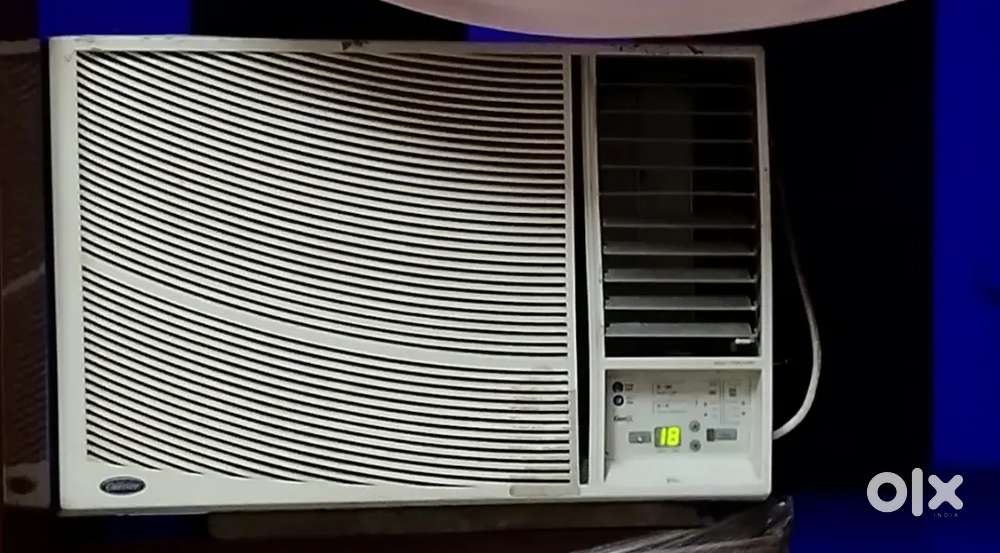 Windows ac carrer good cooling and condition with out stavtizer