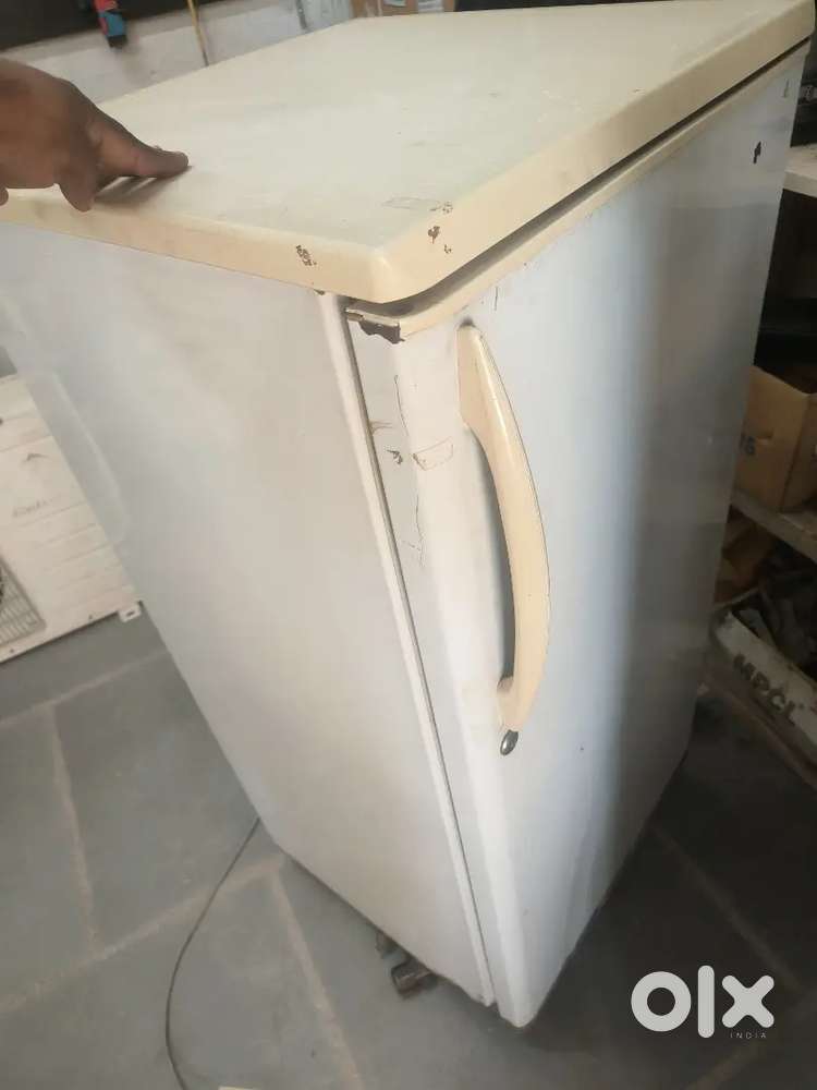 Single door fridge good condition