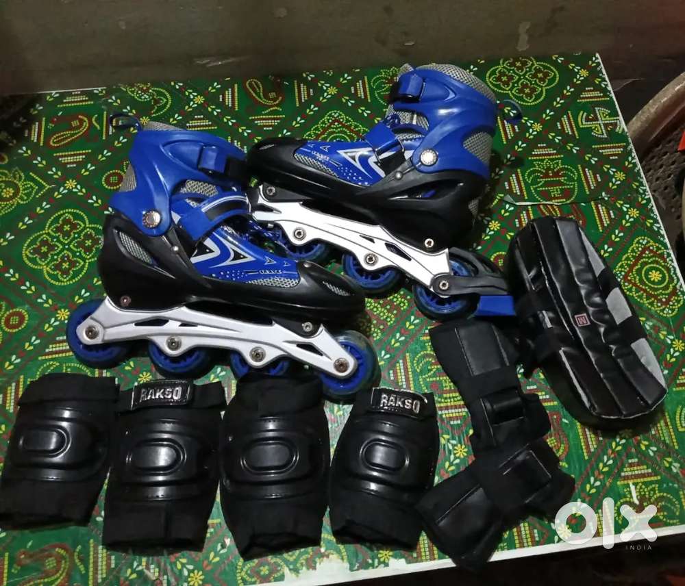 LED Light Skating Shoes  Almost New  With Safety Kit