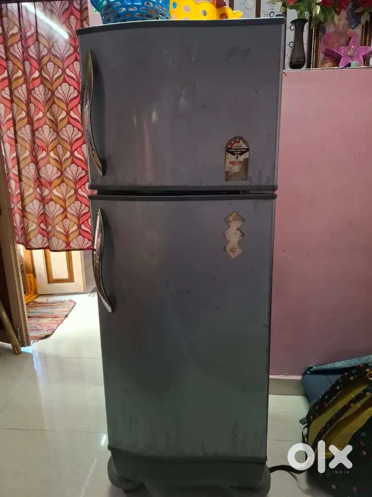 Fridge 196litres