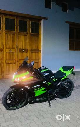 Kawasaki ninja 300 KRT edition