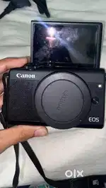 CANON M200 MIRRORLESS CAMERA