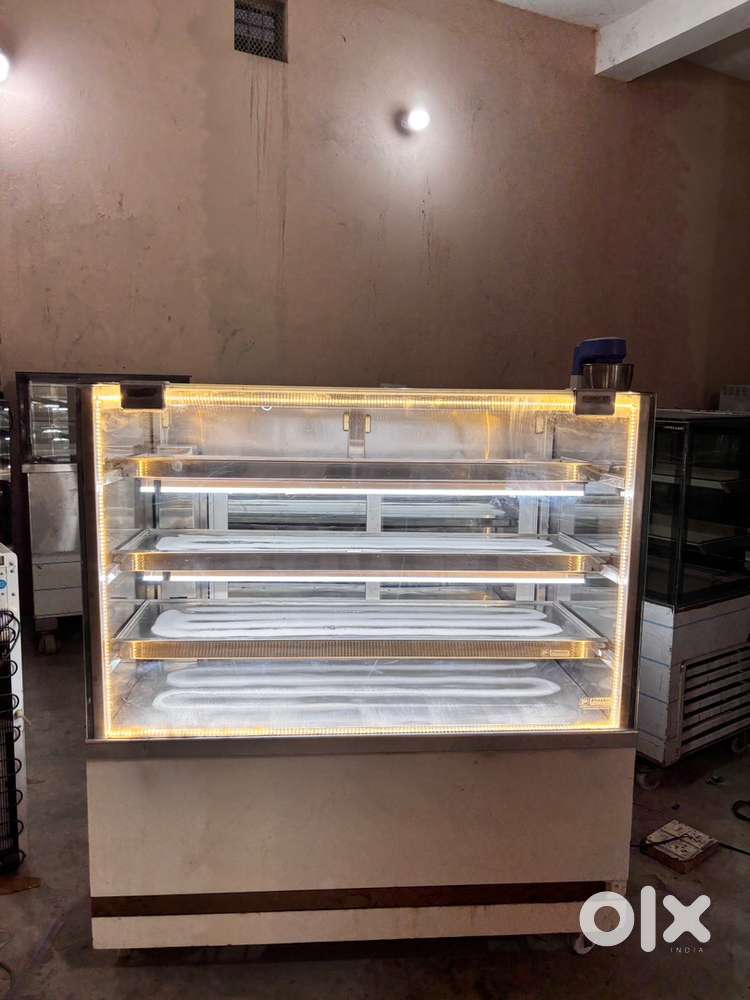Front open Sweet counter cake counter