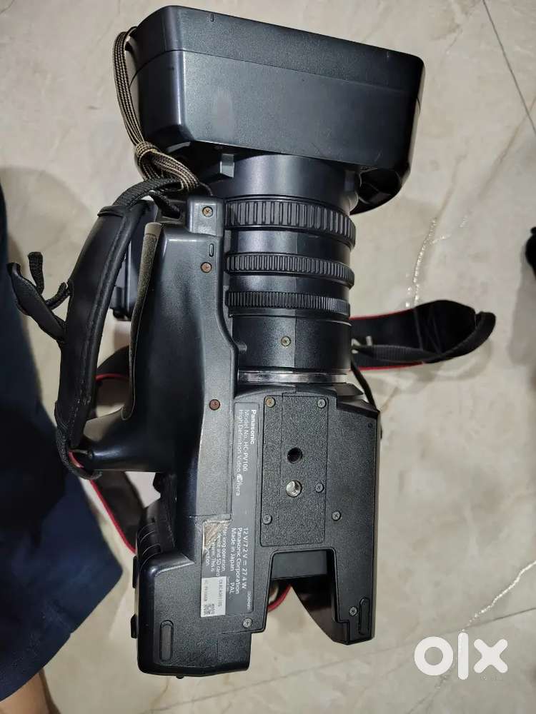 Panasonic HC-PV100GW Professional Full HD Camcorder – Great Condition