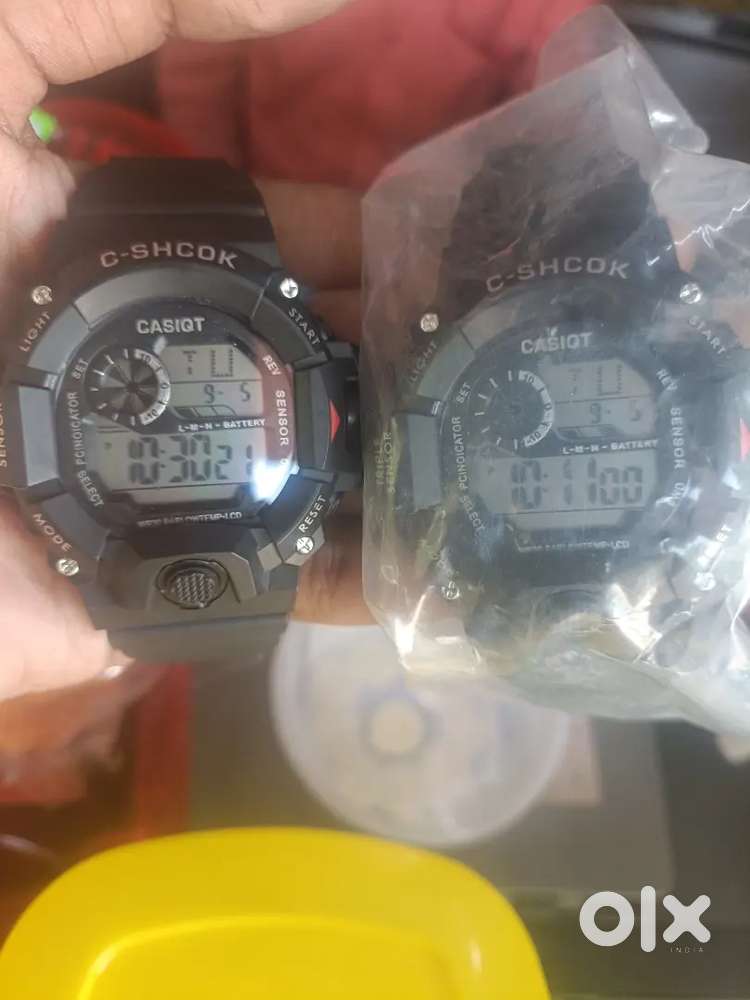 Digital watch (2)