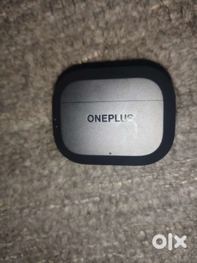 One plus ear buds nord r3 new 1599 ka aata h sirf 2 din use kiya h