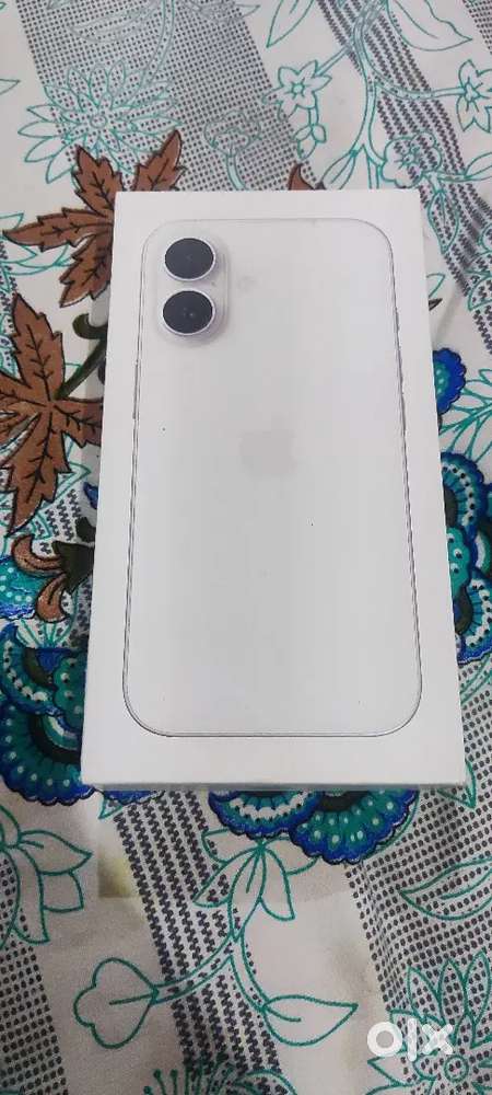 iPhone 16 (White,128GB)