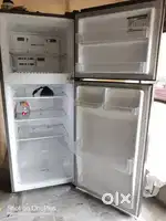 BRAND LG FRIDGE MODEL NUMBER GL-N292SZEBN SERIAL NUMBER 209PRBA052685