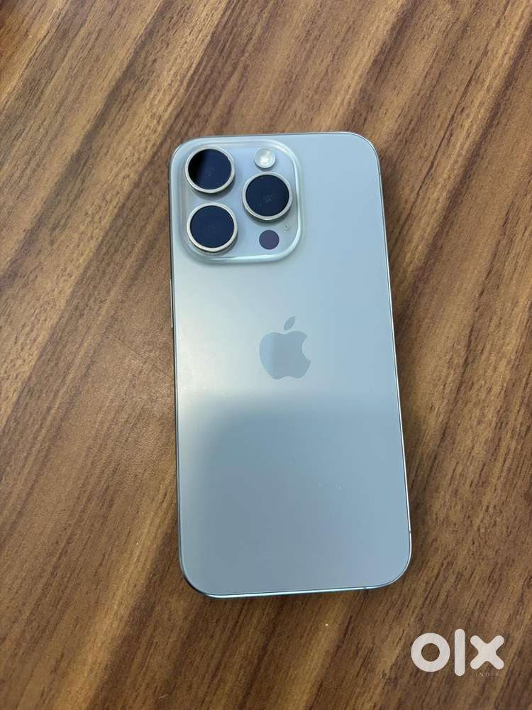 Premium Iphone 15 Pro 256 GB  Natural Titanium  excellent deal