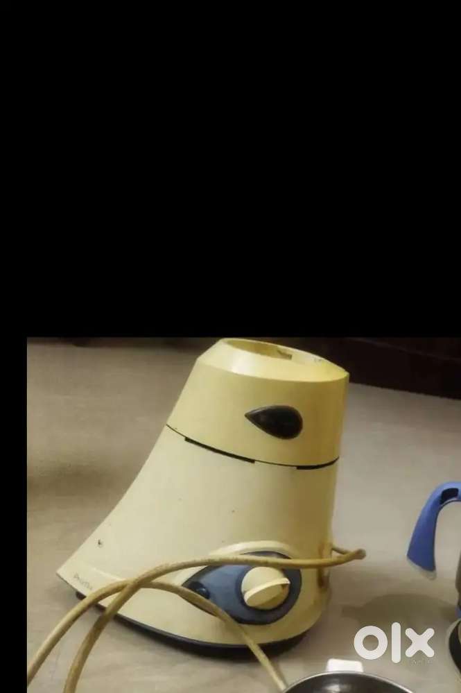Blue leaf mixture grinder in good working condition