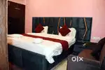 12 room Luxa on road