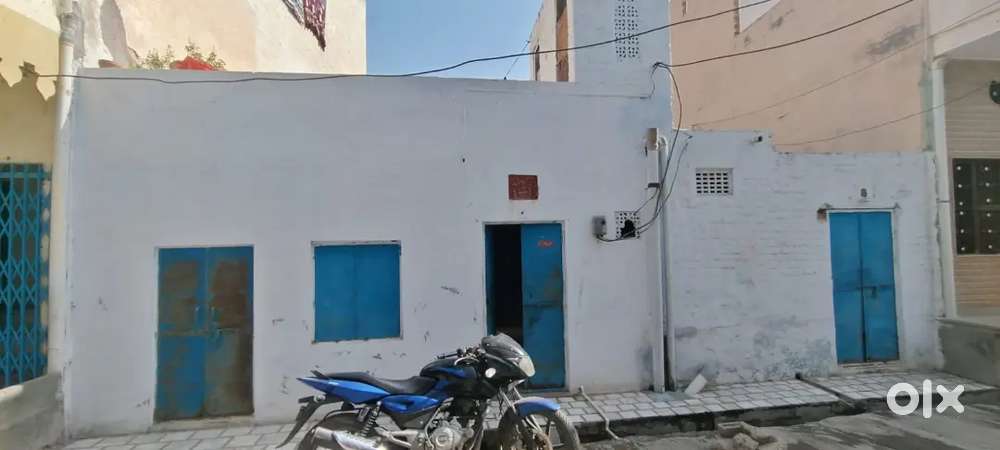 30*40 makan hai 8-9 room sell Krna hai 30-40 sal purana hai