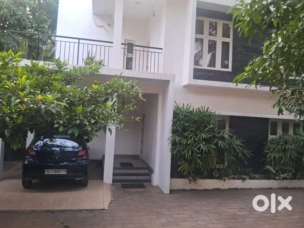 Elagent house in a prime location, close to chevarambalam junction