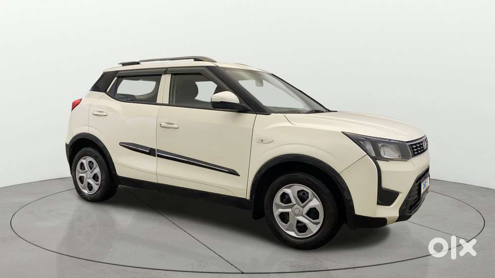 Mahindra XUV300 W4, 2020, Petrol