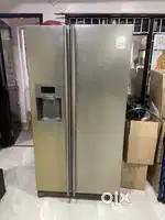 Samsung 633ltrs 2 door with ice dispenser