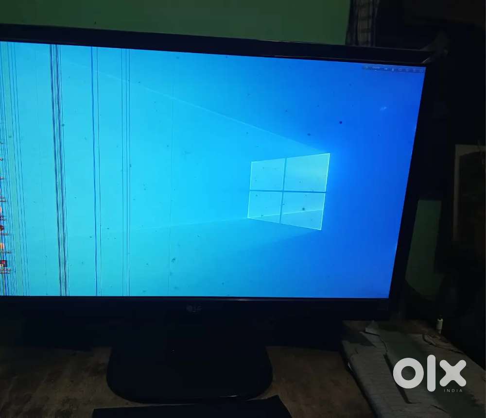 Sell my 24 lg led monitor, running smoothly