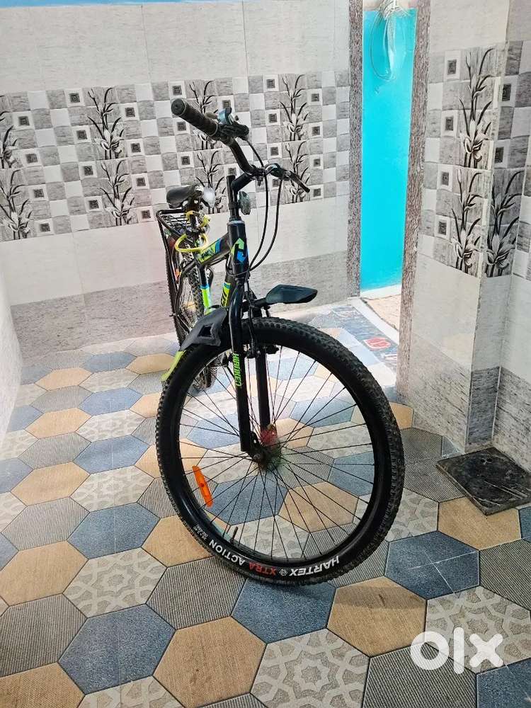 Geninun banda hu bhai.. price will negotiable!!