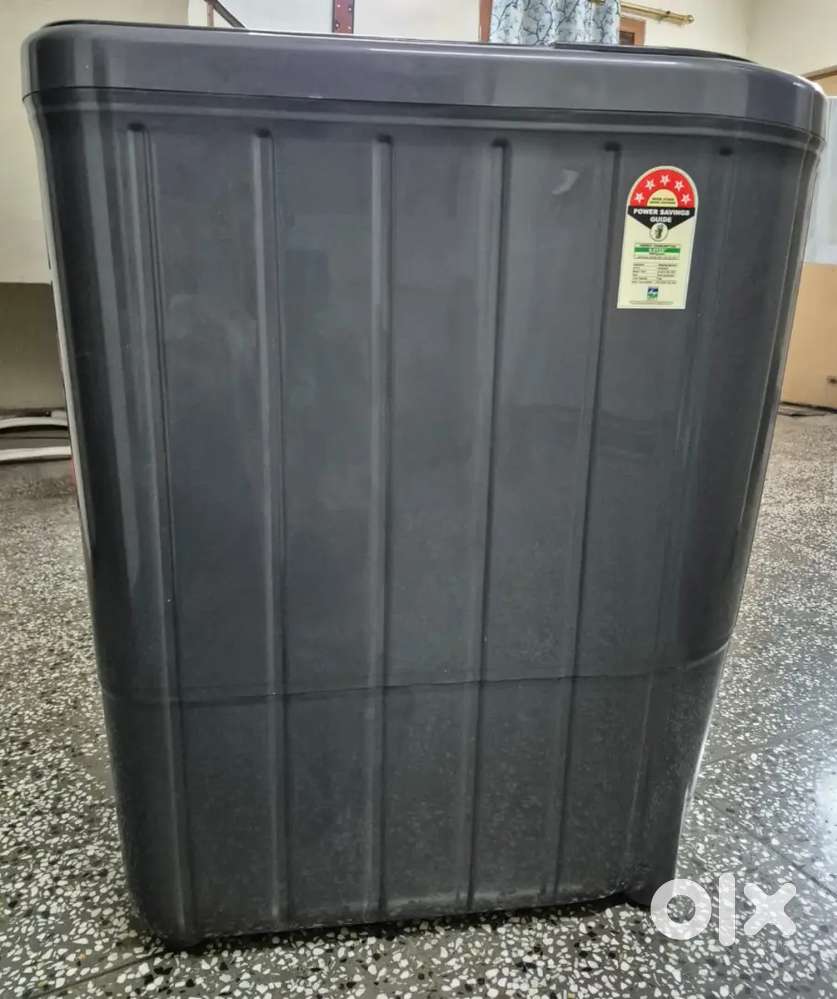 Whirlpool semi automatic washing machine