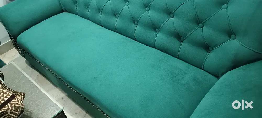5 seater sofa set with table