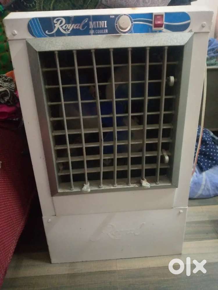 Urgent sale cooler 1years old all working condition new purchase3500
