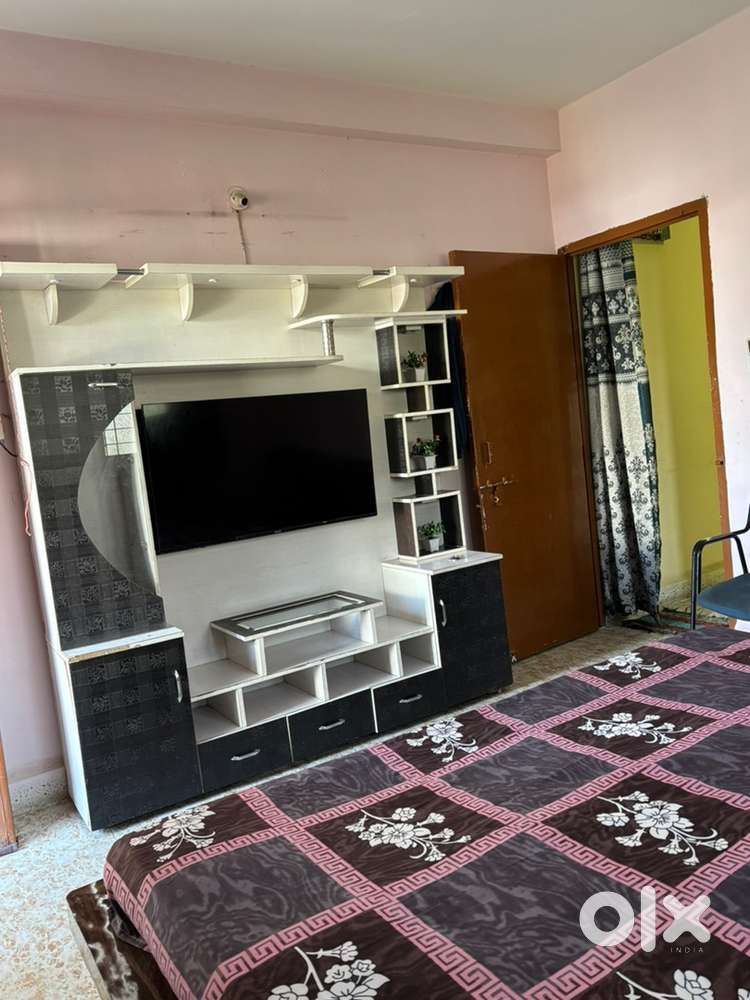 2 BHk corner furnished flat for rent near shri nagar/anoop nagar