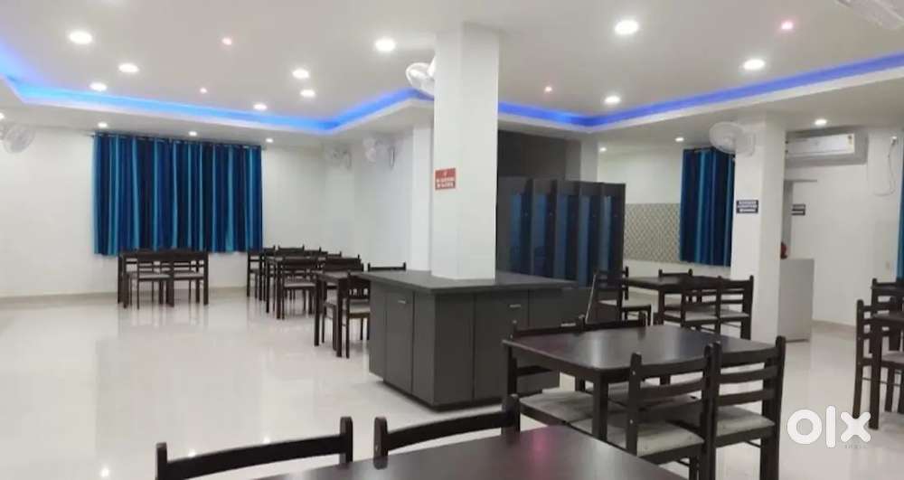3 storied building on rent for hotel cum restaurant