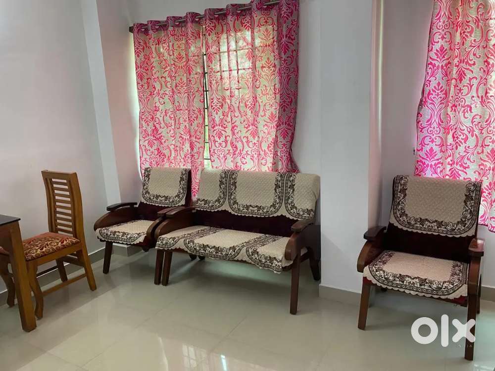 PANAMPILLY NAGAR 2 BED FURNISHED HOUSE