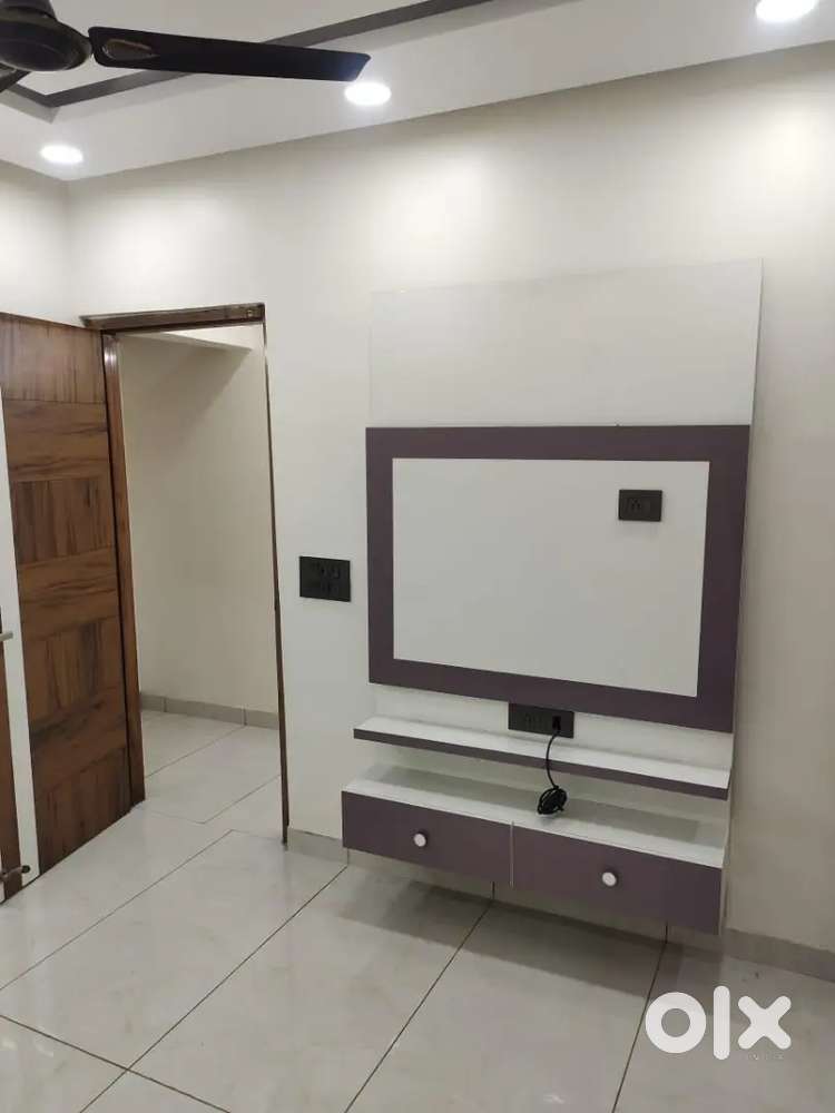 II DG REAL ESTATE II 2bhk Ready to move 2nd floor available for Rent