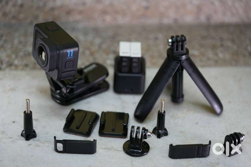 GoPro Hero 11 + 2 Enduro Battery +Charger + Shorty + Filters + MaxLens