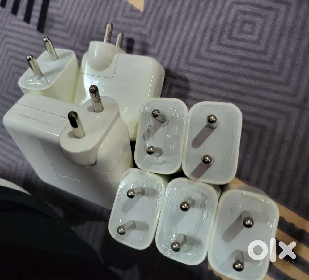 Apple Iphone 20 watt original charger type c cable