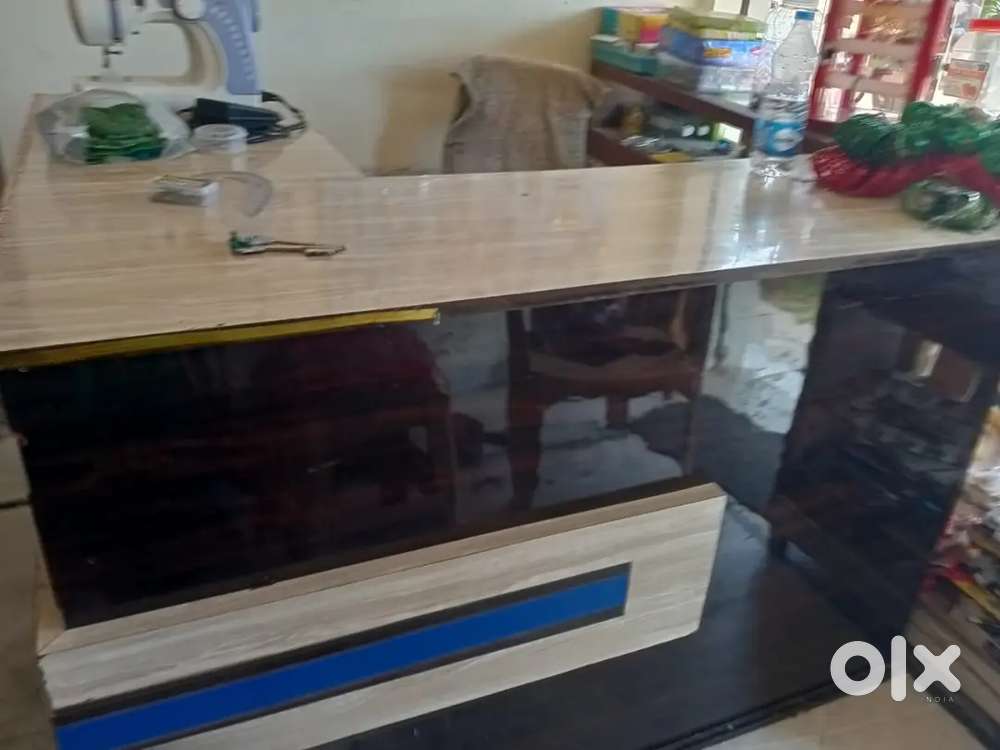 Shop counter