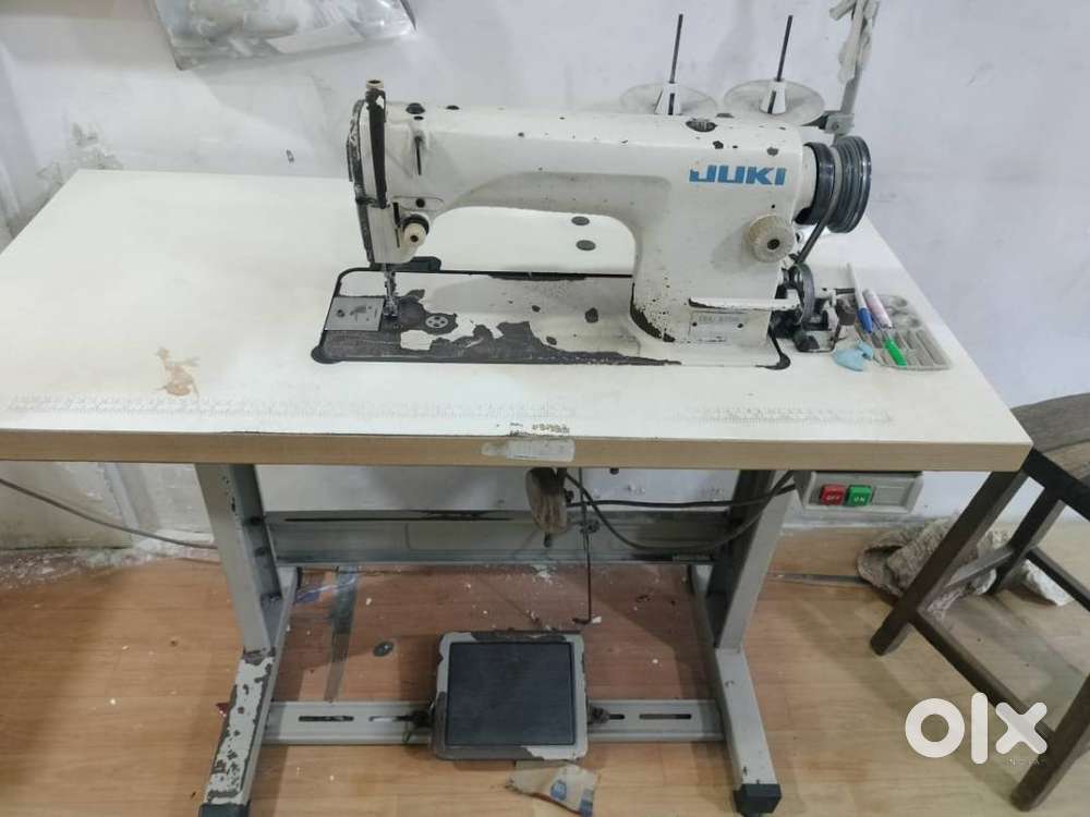 Full Shuttle Sewing Machine