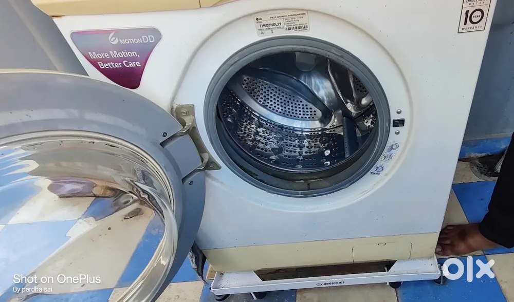 L.g 6kg front load washing machine good condition