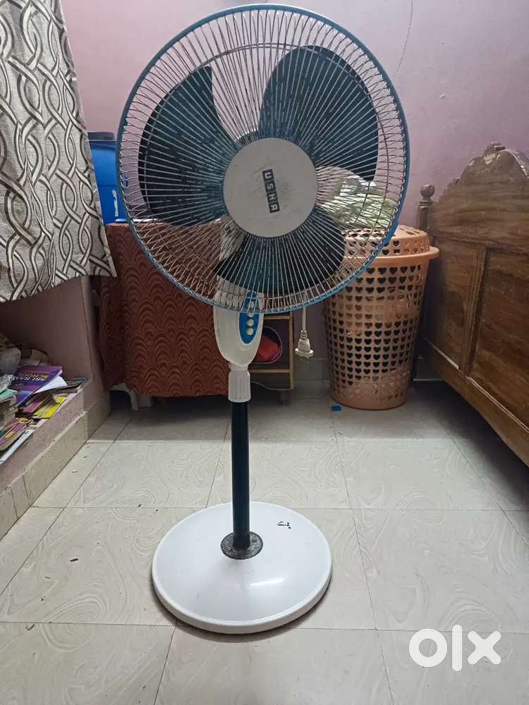 Usha stand fan